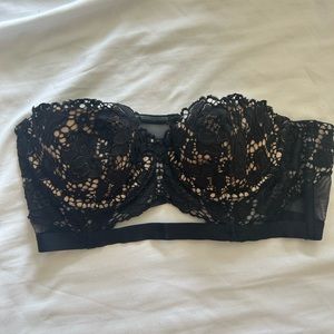 Victorias Secret 34B strapless bra. Nude lace details
